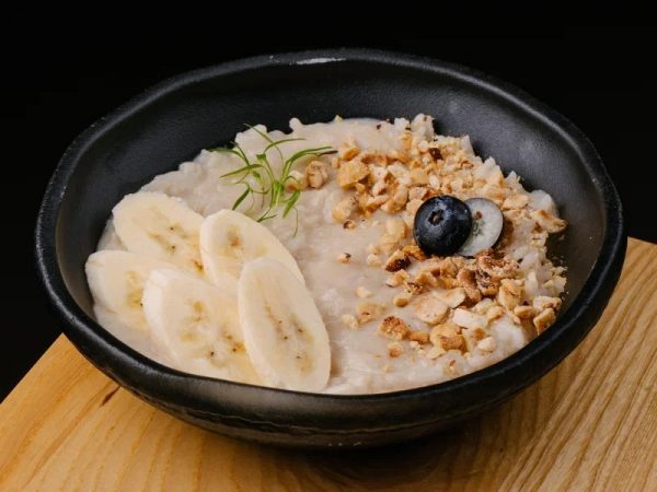 Каша рисовая с бананом на миндальном молоке