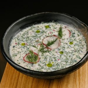 Окрошка с копченой курицей или колбасой