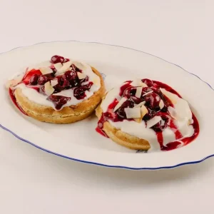 Овсяные вафли с кокосовой сгущенкой и вишней