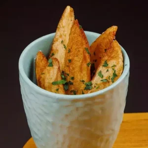 Картофельные дольки в специях