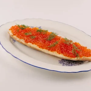 Бутерброд с красной икрой